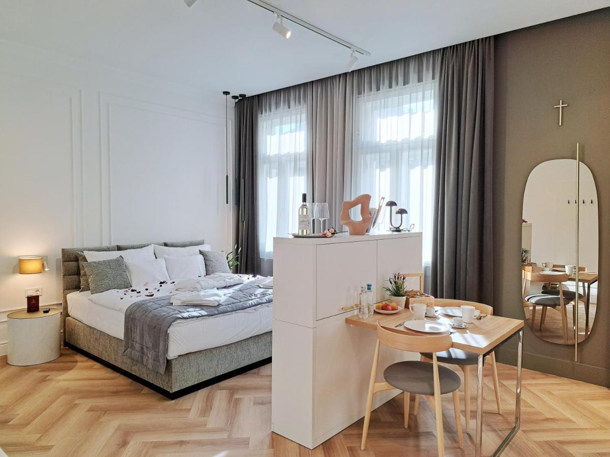 Hotel Domus Collis غيور المظهر الخارجي الصورة