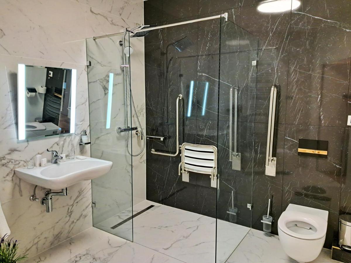Hotel Domus Collis غيور المظهر الخارجي الصورة
