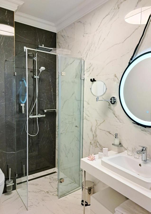 Hotel Domus Collis غيور المظهر الخارجي الصورة